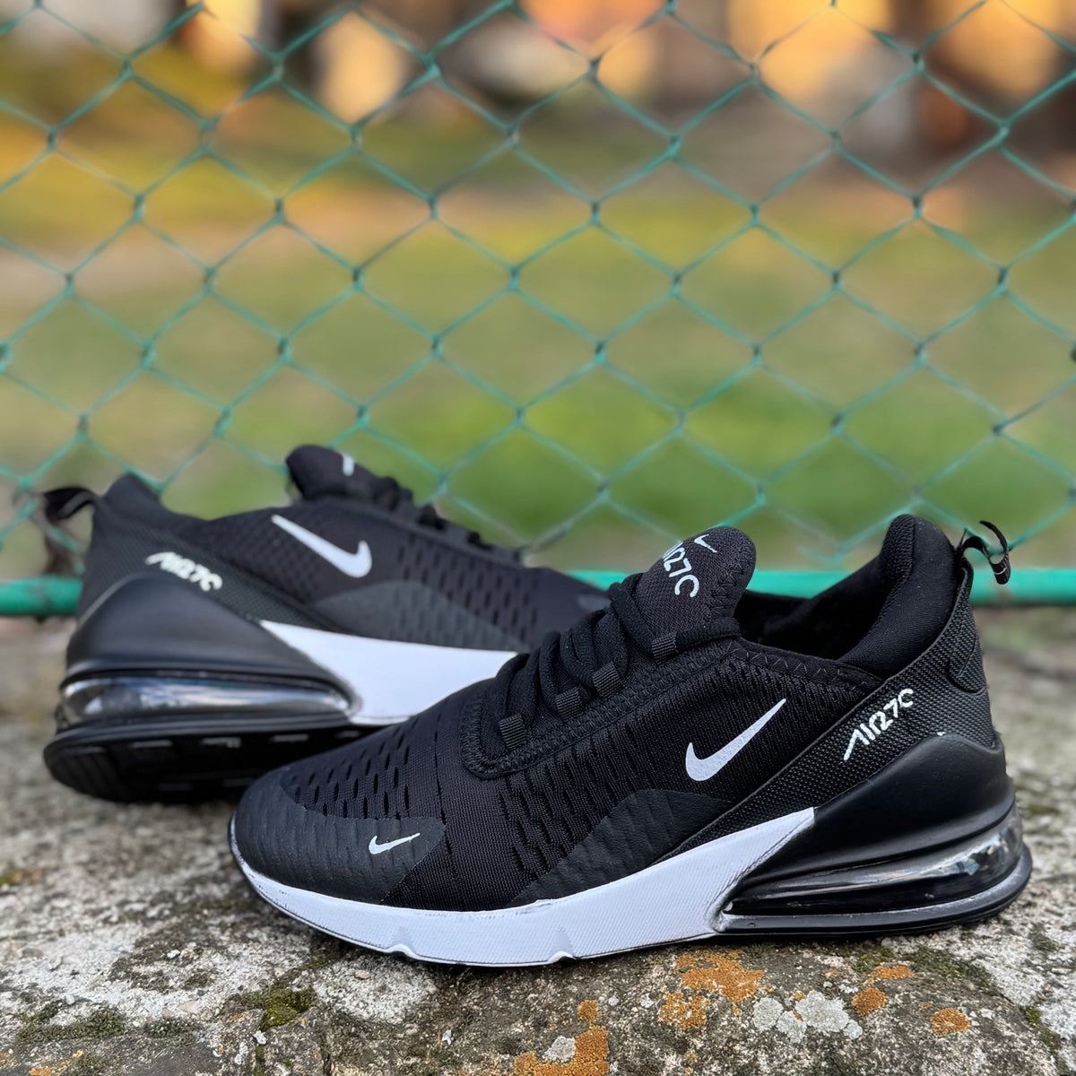 ARI27C Negru-Alb