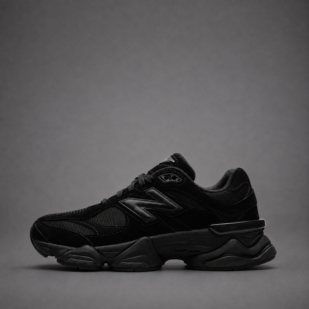 Sneakers Damă All Black – Design Urban Modern, Talpă Chunky și Detalii Ton pe Ton