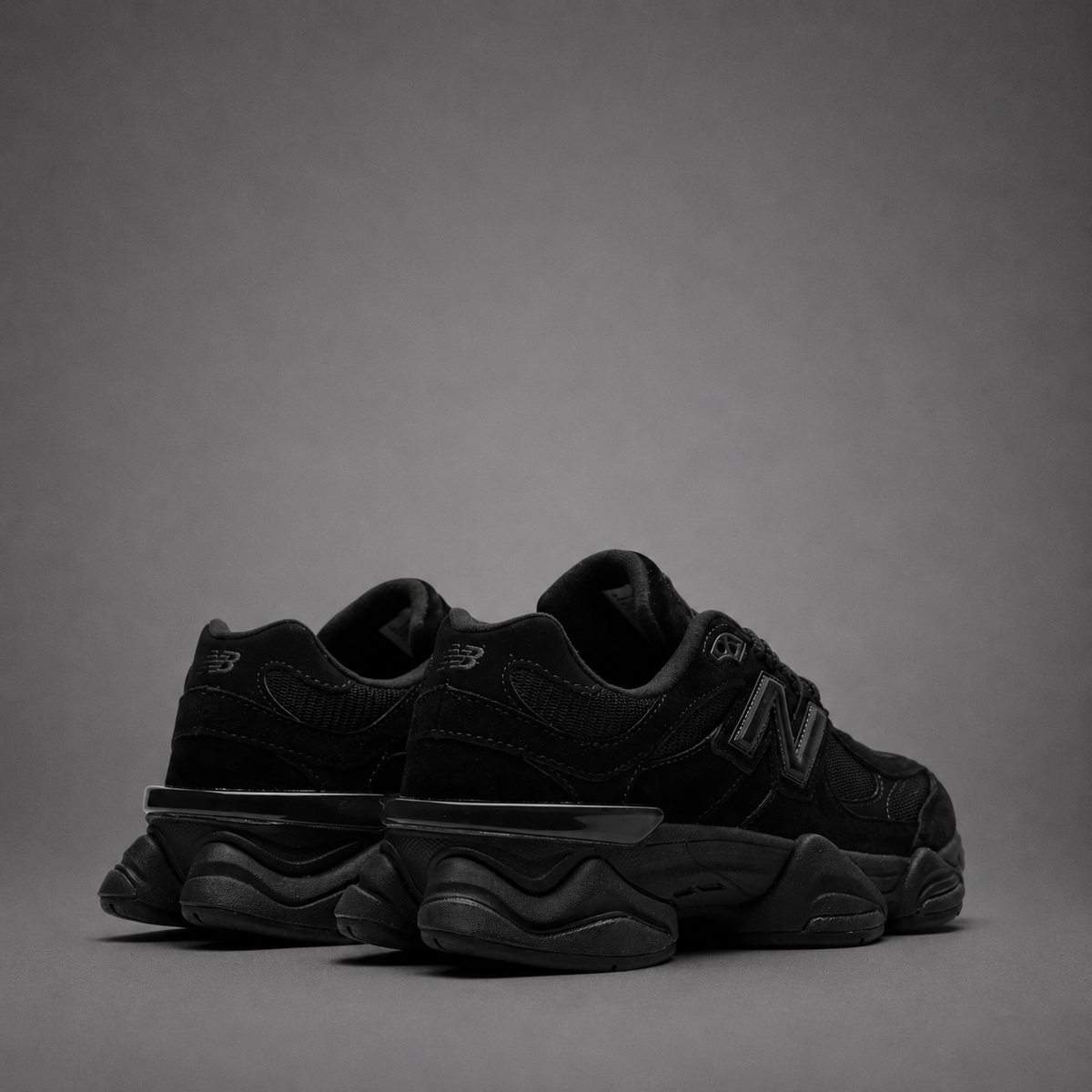 Sneakers Damă All Black – Design Urban Modern, Talpă Chunky și Detalii Ton pe Ton